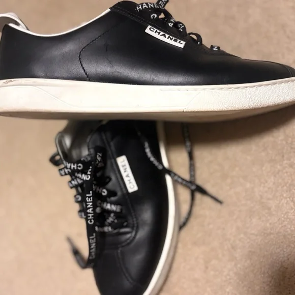 Chanel CC Leather Women's Black and White Sneakers 39 Euro/8 US - Picture 3 of 7